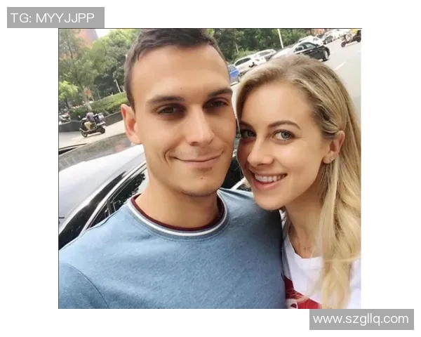 痴情足球明星背后的爱情故事与感人瞬间揭秘 痴情足球明星背后的爱情故事与感人瞬间揭秘